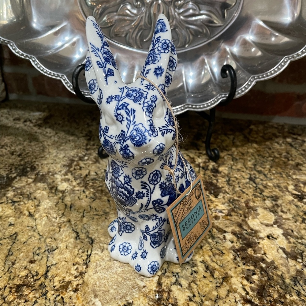 Begonia Market Blue and White ceramic Floral Rabbit figurine - Brsnd new